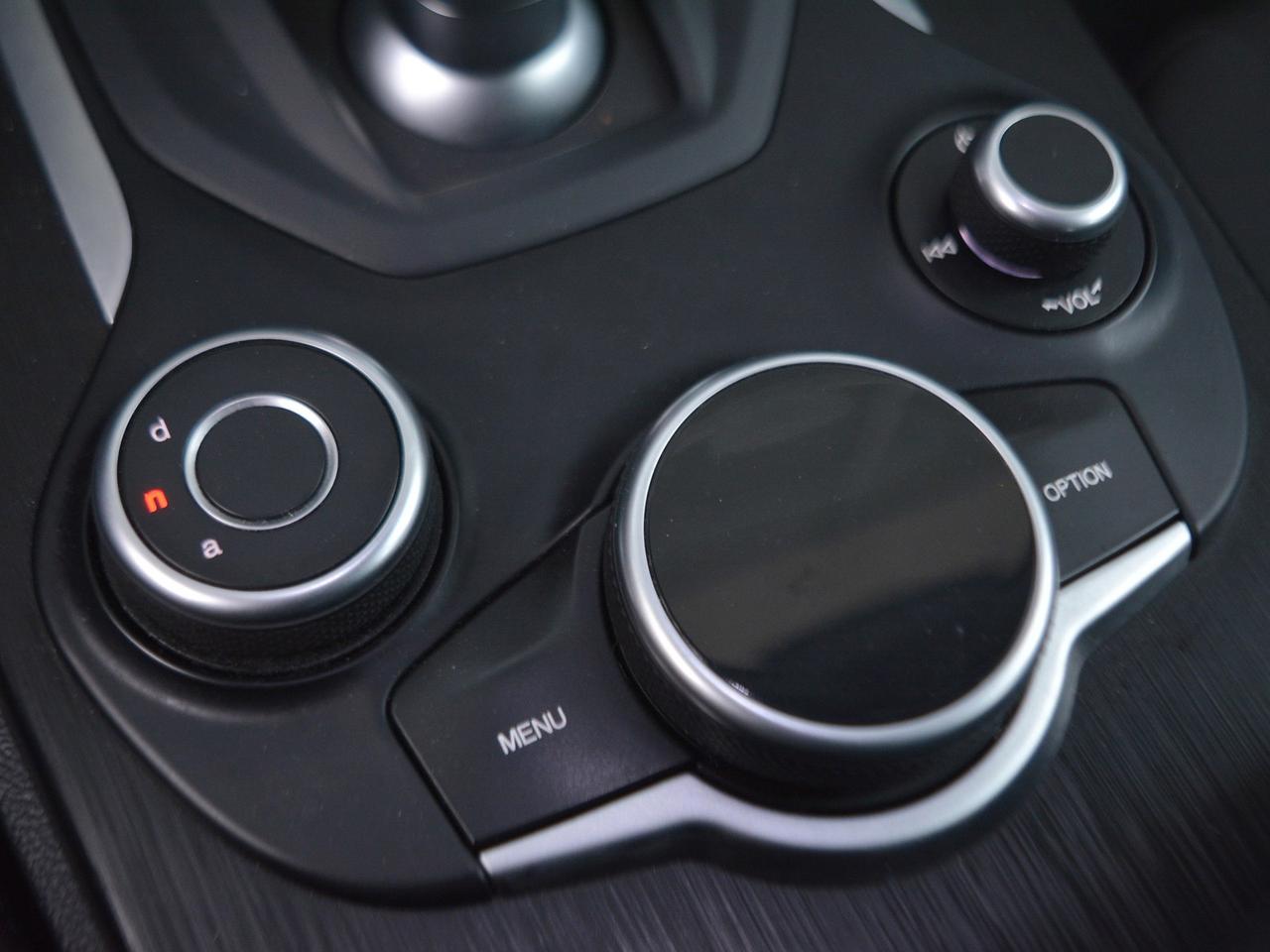 Alfa Romeo Stelvio 2.0 turbo 200cv business q4 at8