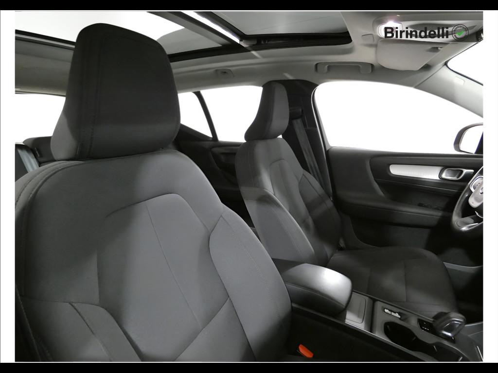 VOLVO XC40 (2017-->) - XC40 T3 Geartronic Momentum