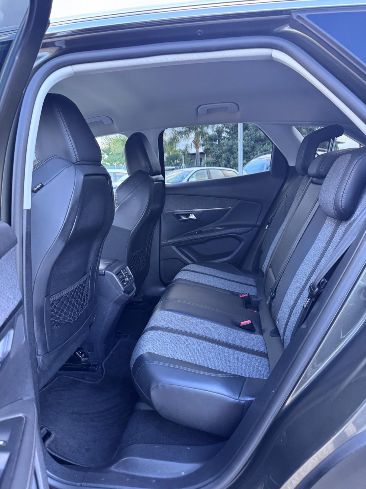 Peugeot 3008 BlueHDi 120 S&S EAT6 Allure