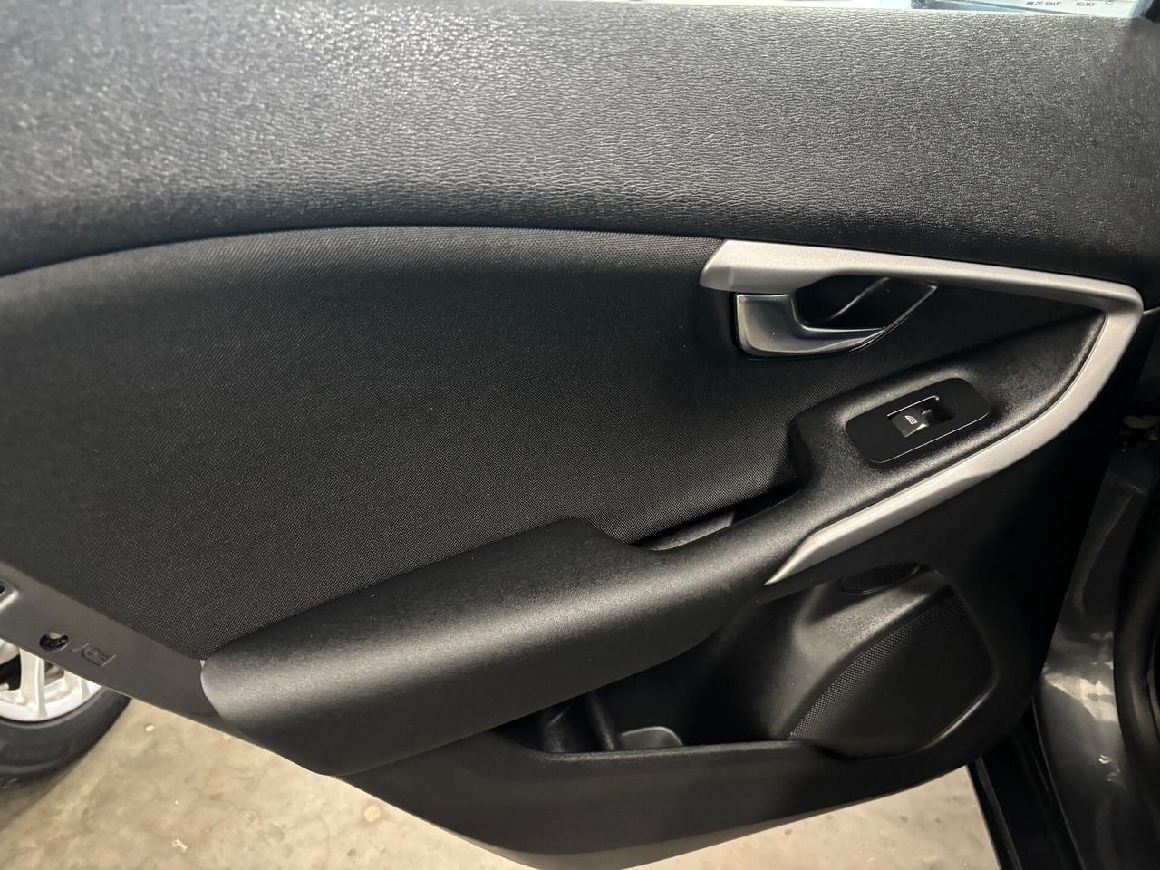 Volvo V40 D2 1.6 Summum | OK NEOPATENTATI |