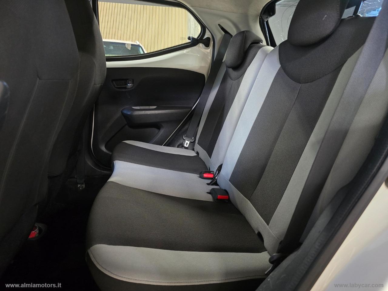 TOYOTA Aygo 1.0 VVT-i 69 CV 5p. x-cool