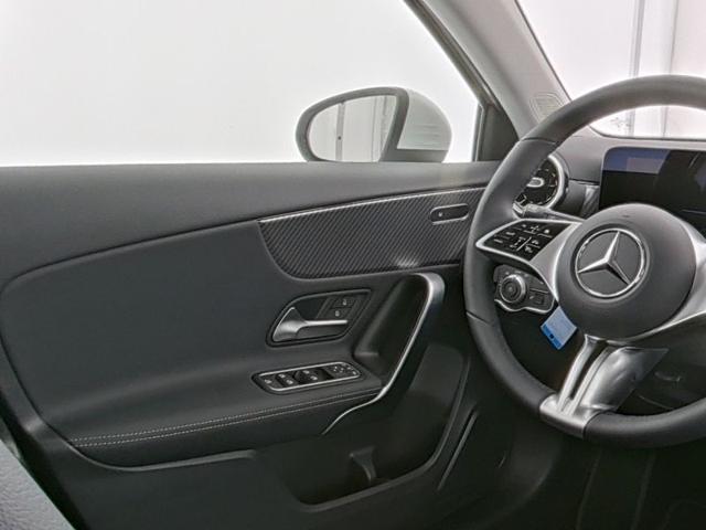 MERCEDES-BENZ A 180 Automatic Progressive Advanced