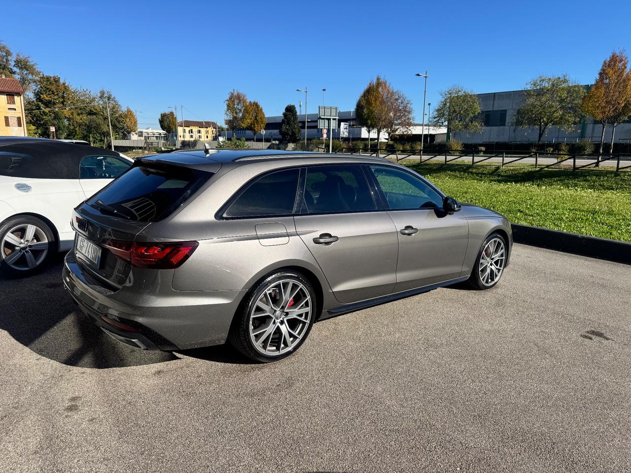 Audi A4 Avant 40 TDI quattro S tronic line edition