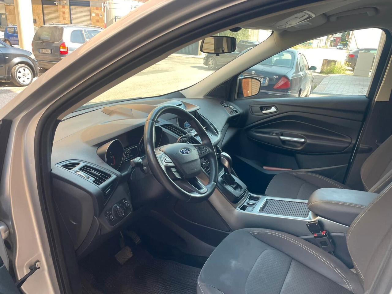 Ford Kuga 2.0 TDCI 120 CV S&S 2WD Powershift TITANIUM