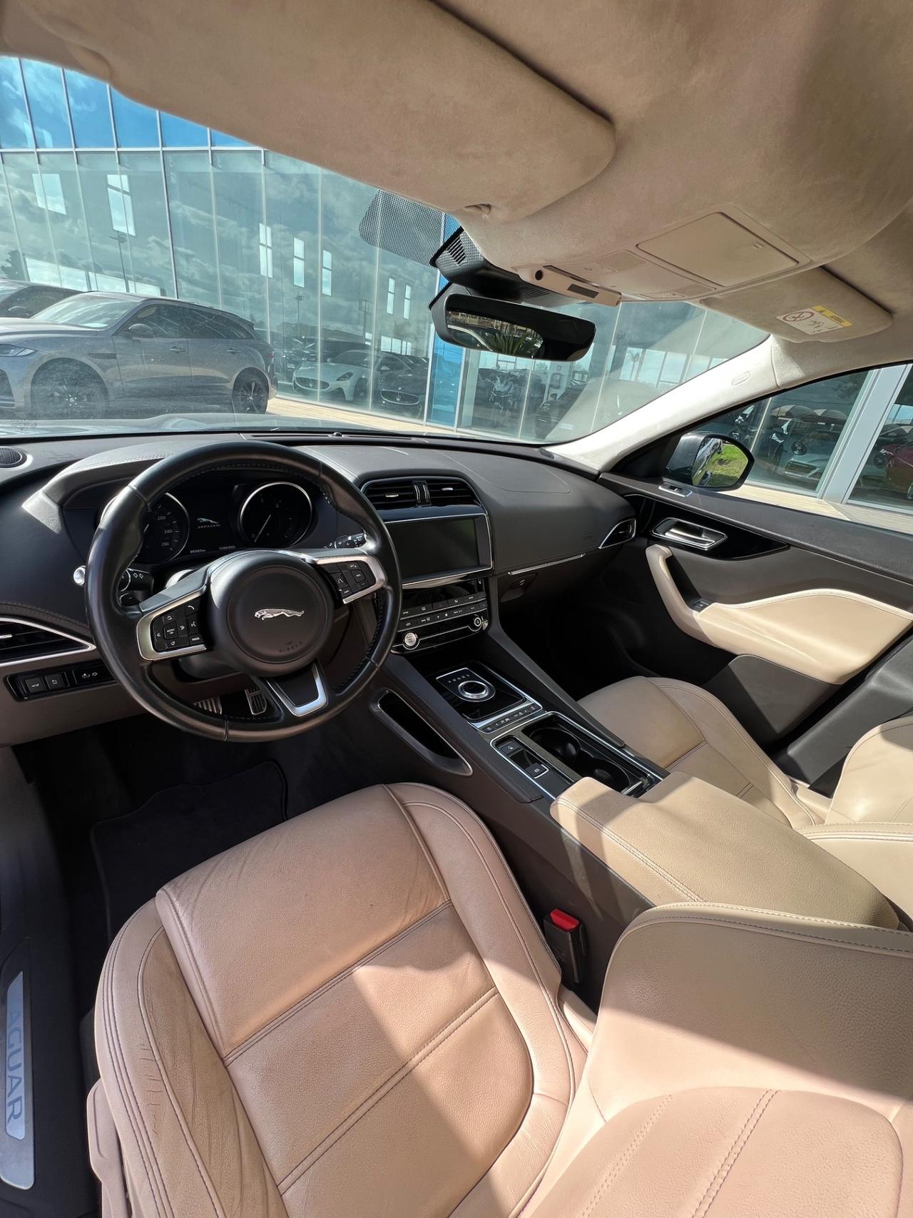 Jaguar F-Pace 2.0d Pure 240cv OFFERTA T-STOCK PREZZO IMPERDIBILE