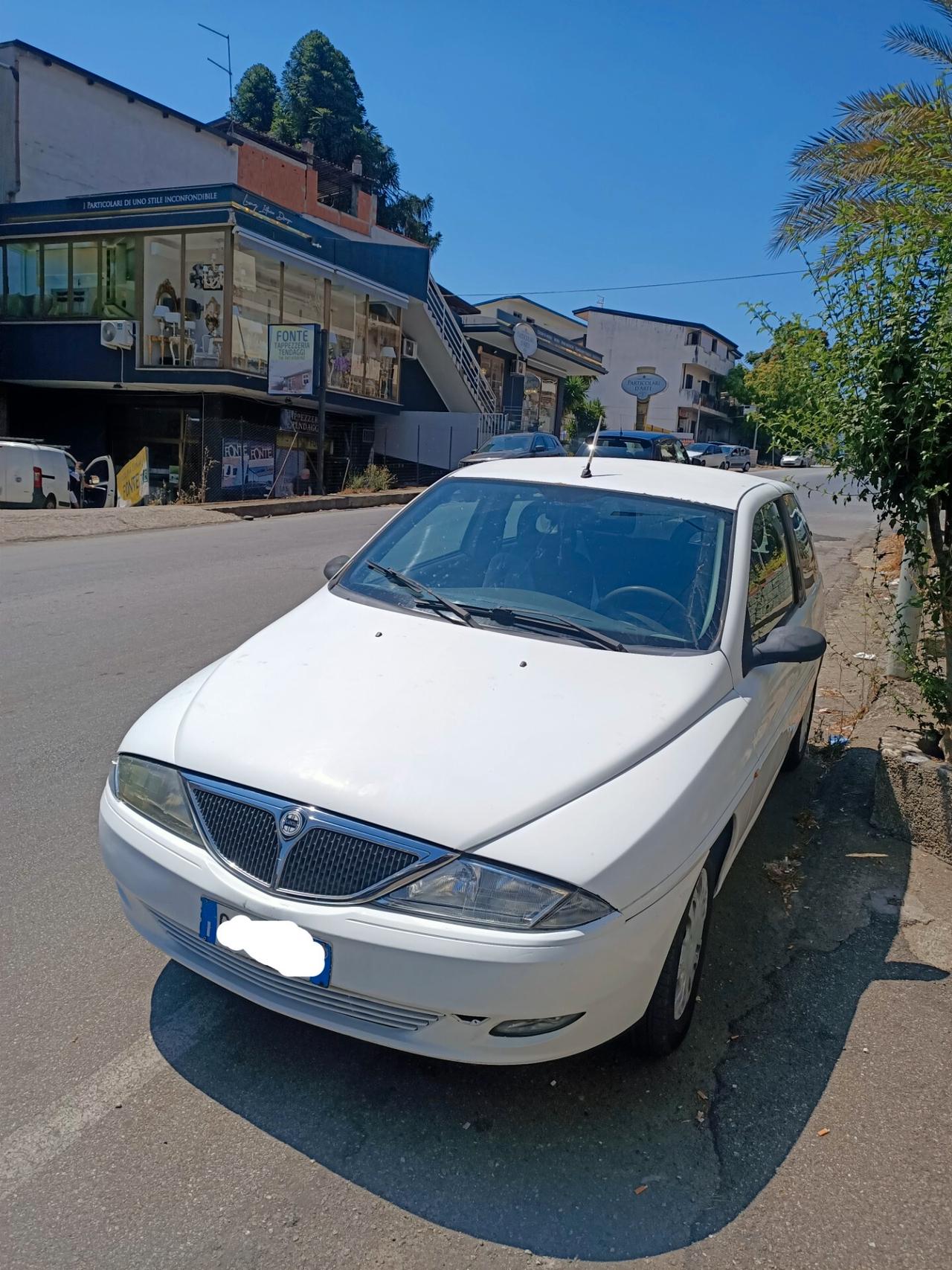 Lancia Y 1.2 fire in buone condizioni gommata e aria condizionata