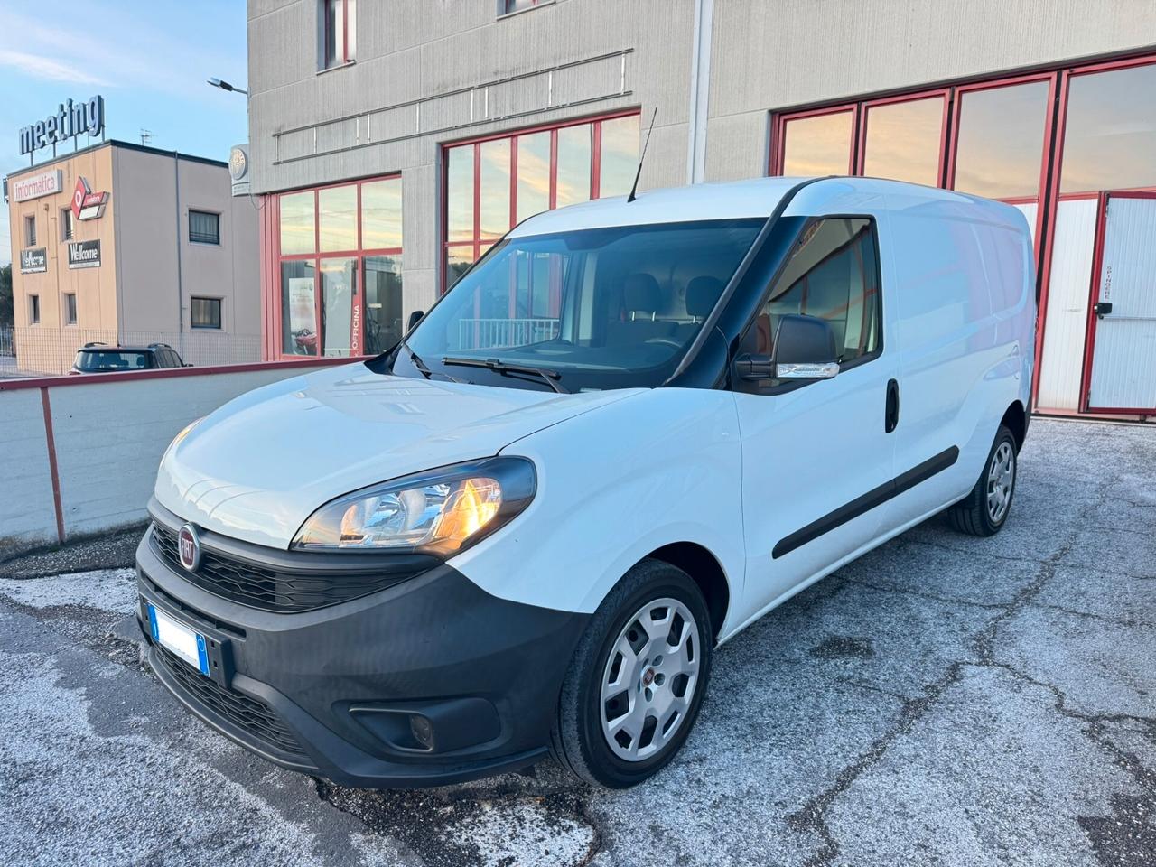 Fiat Doblo' cargo Maxi Autocarro 3 posti
