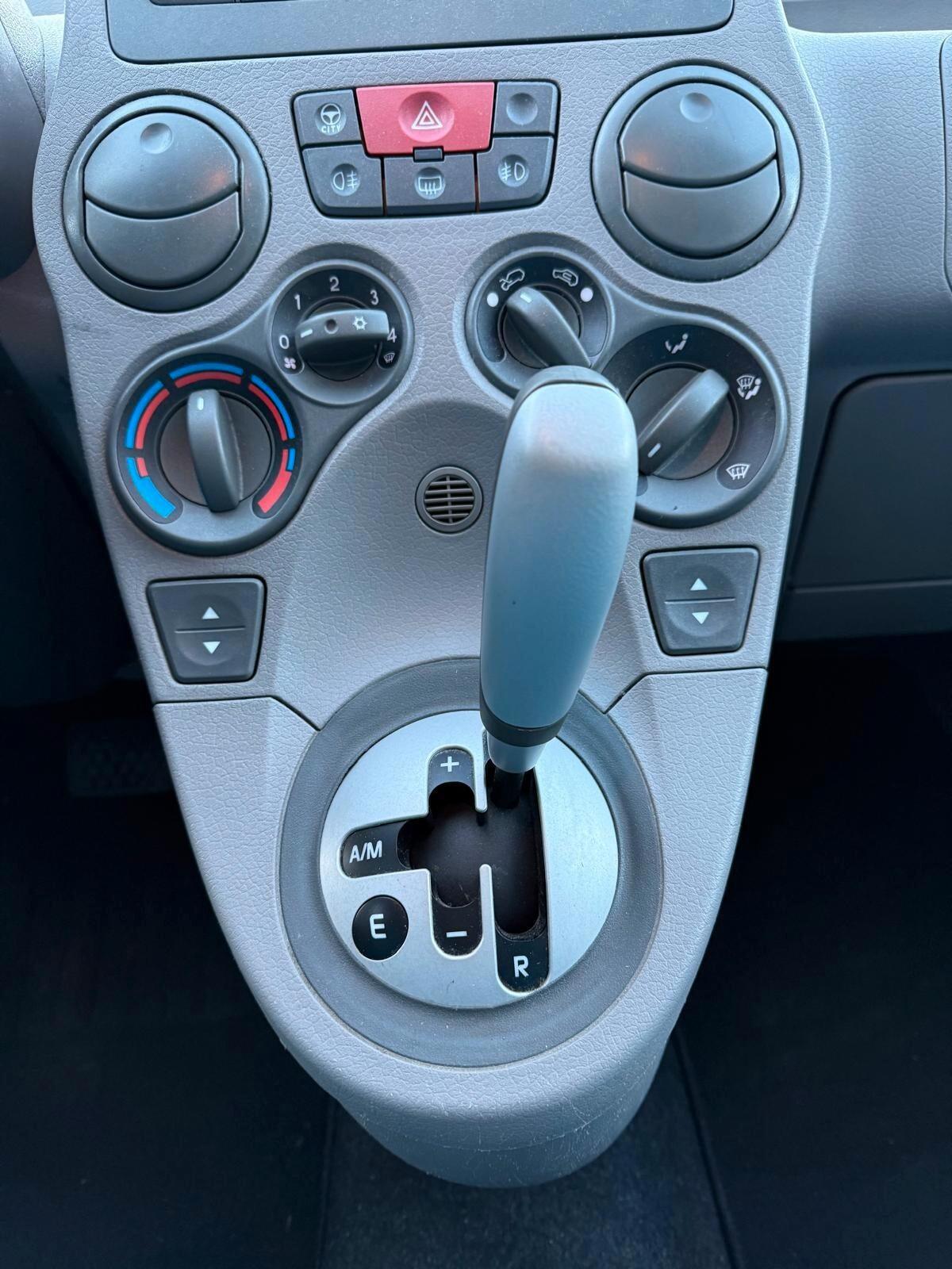 Fiat Panda 1.2 Dualogic CAMBIO AUTOMATICO