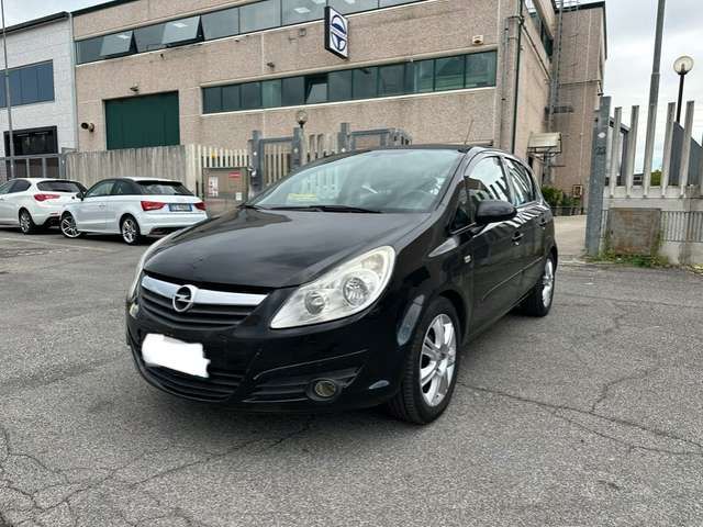 Opel Corsa 1.4 16V 5 porte Cosmo