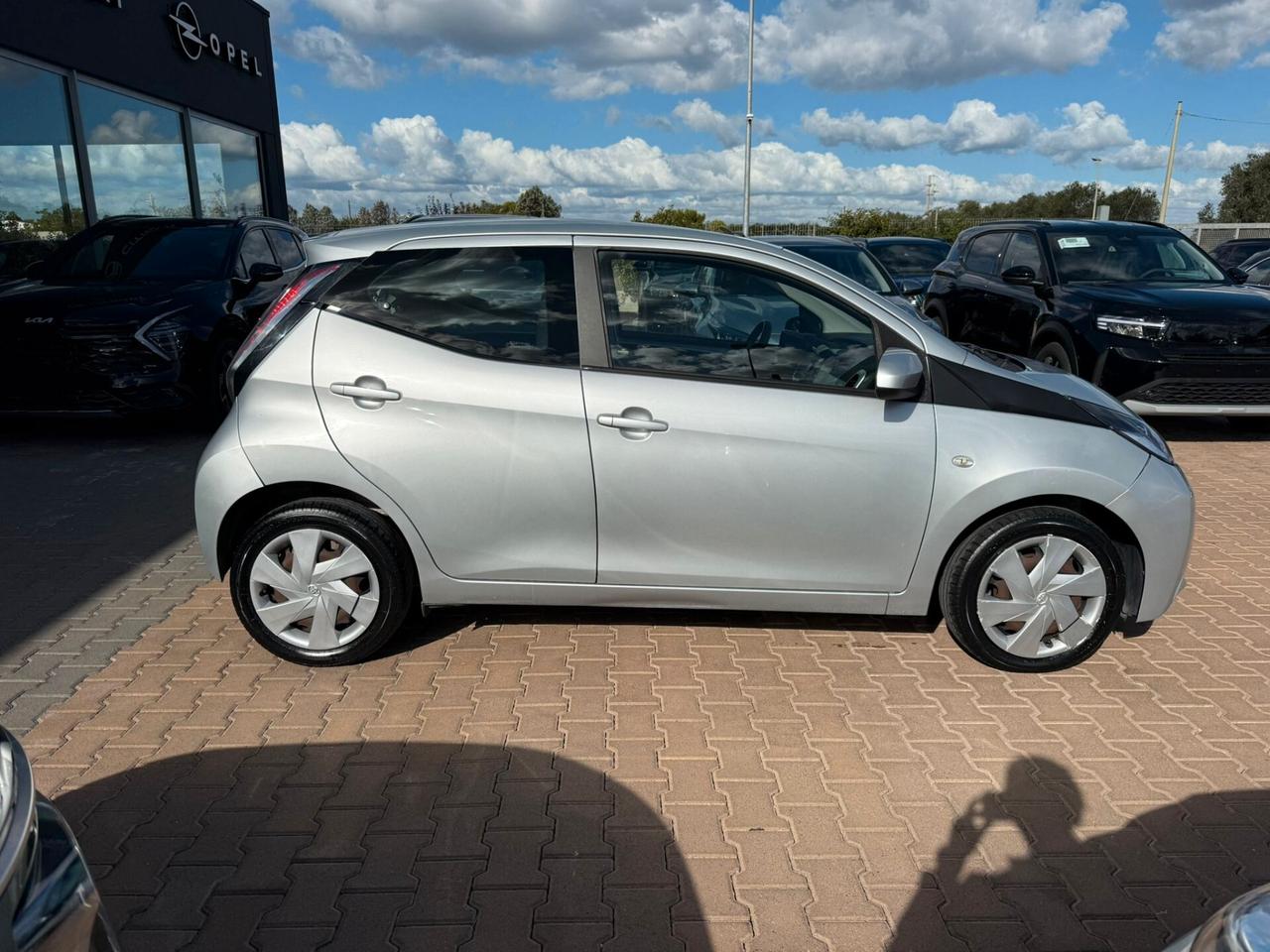 Toyota Aygo 1.0 VVT-i 69 CV 5 porte x-play