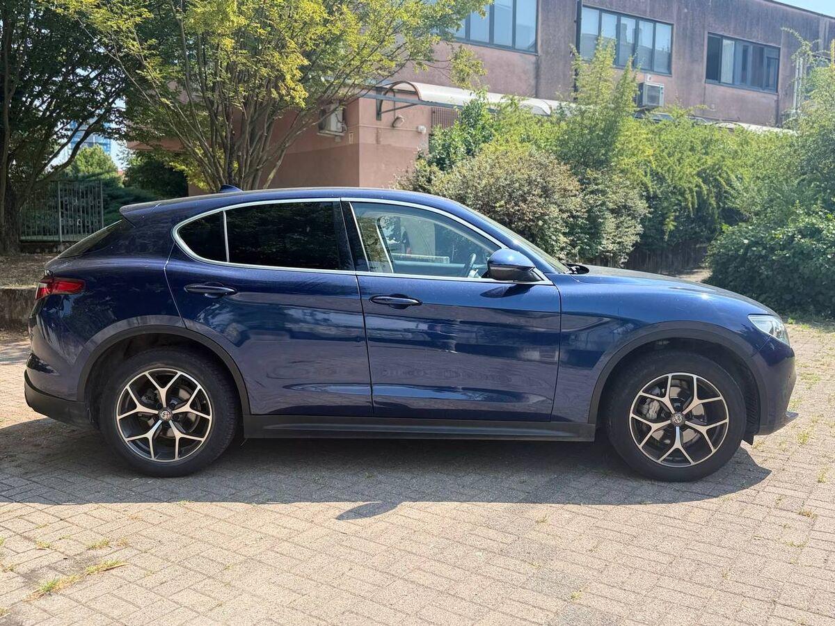 Alfa Romeo Stelvio 2.2 t Business Q4 210cv auto