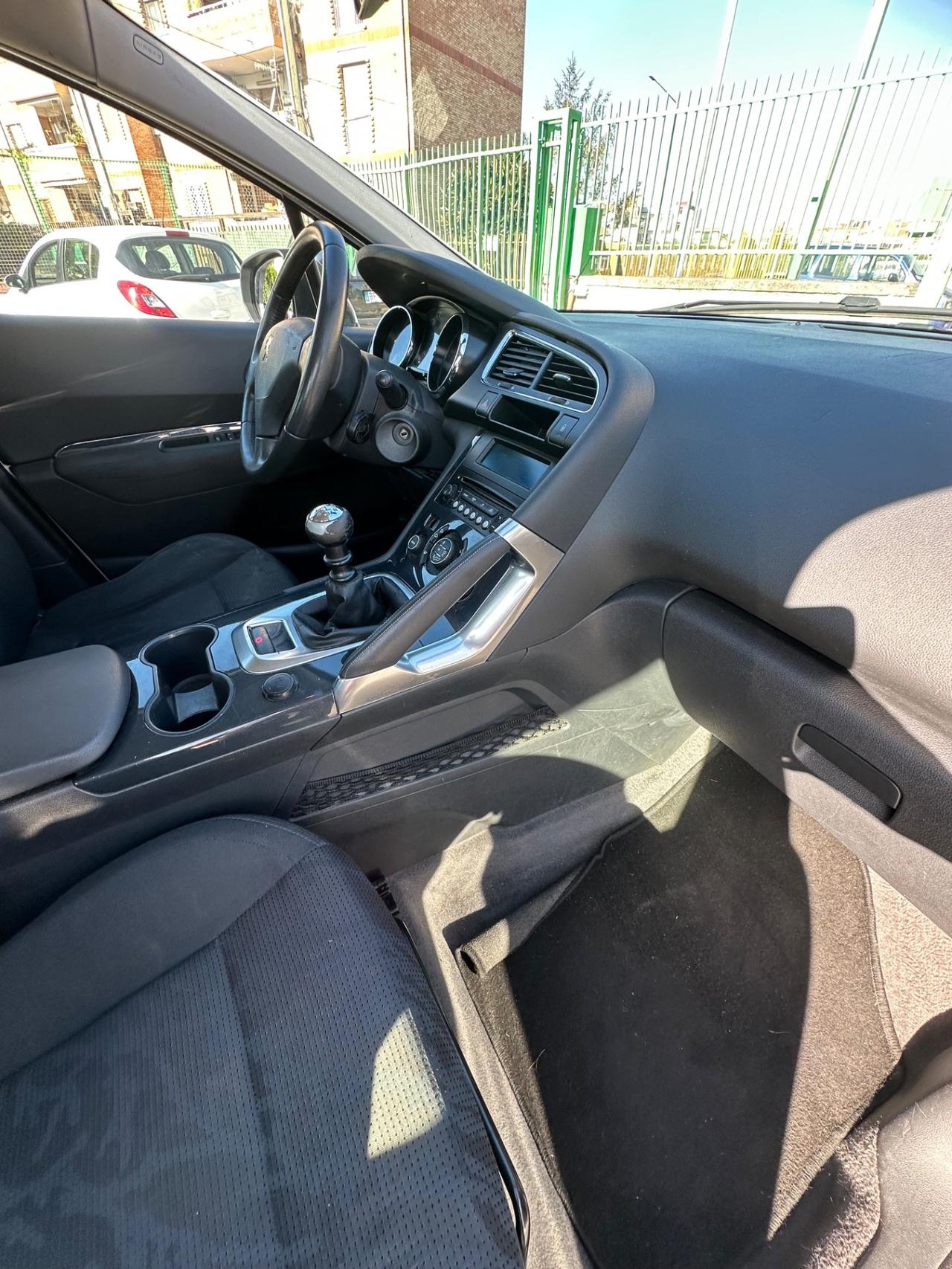 Peugeot 3008 1.6 HDi 115CV Business