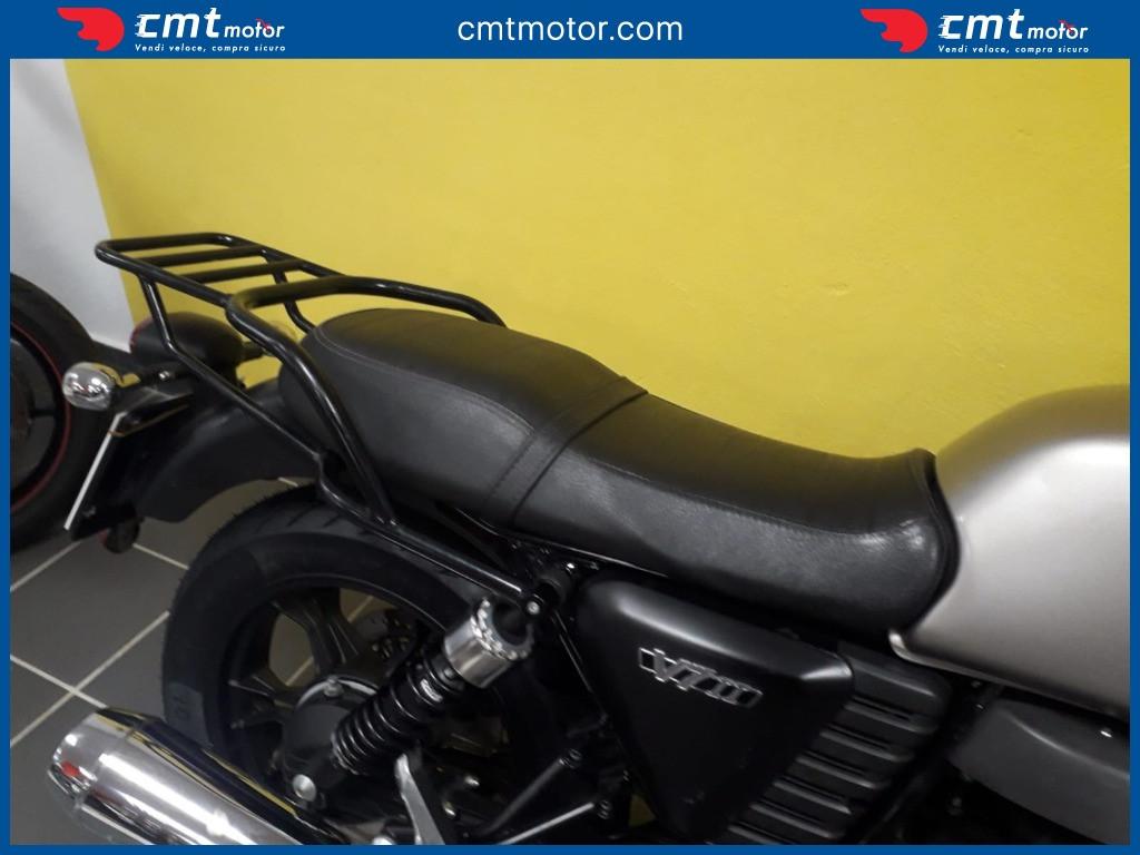 Moto Guzzi V7 - 2015