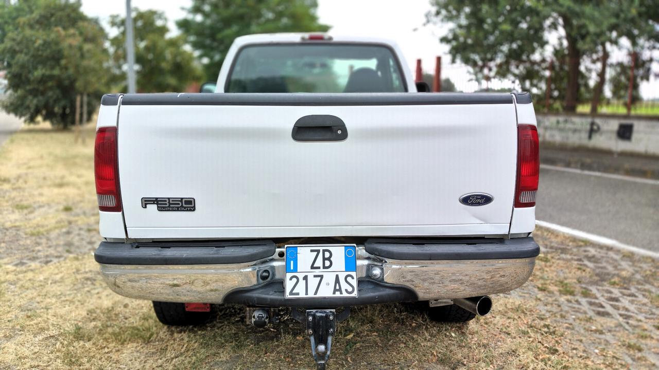 Ford F 350 6.0 TD 4x4 con Gancio