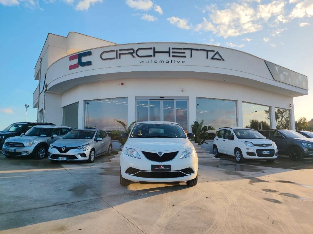 Lancia Ypsilon 1.2 Silver 69cv