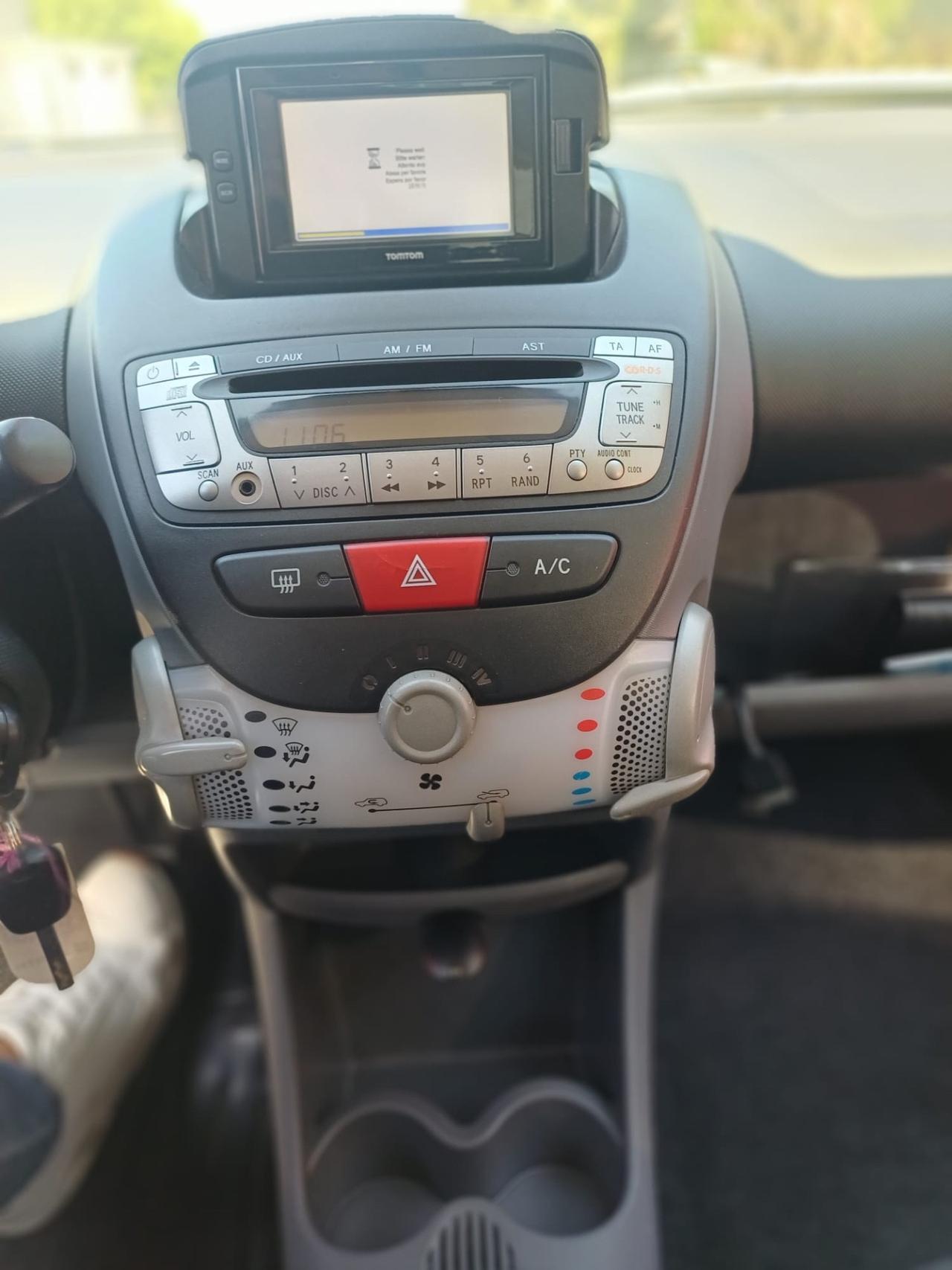 Toyota Aygo 1.0 12V VVT-i 5 porte Deep Ocean Connect MMT