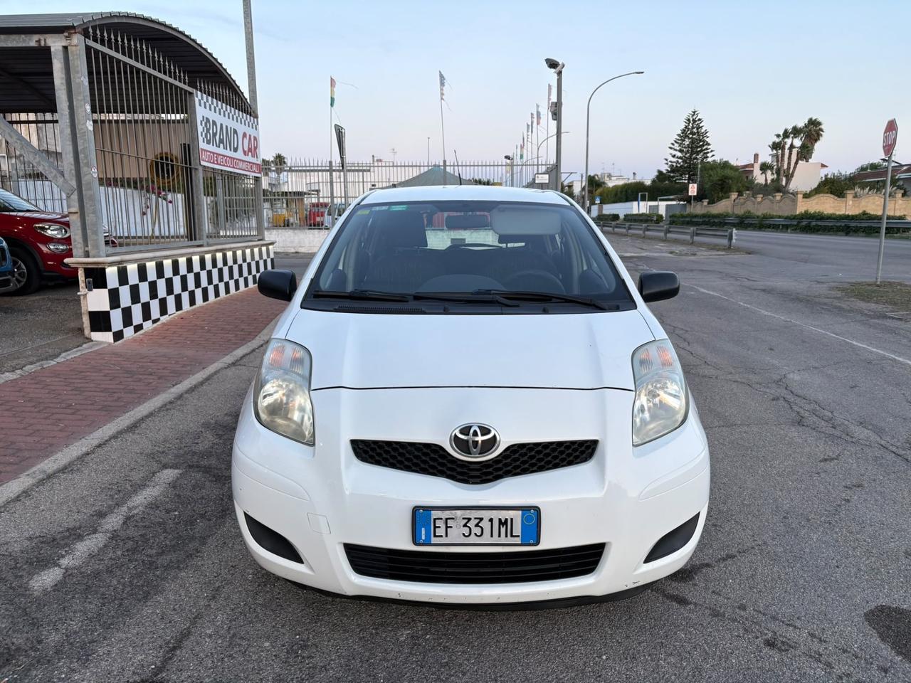Toyota Yaris 1.0 5 porte Now Unipro 2010