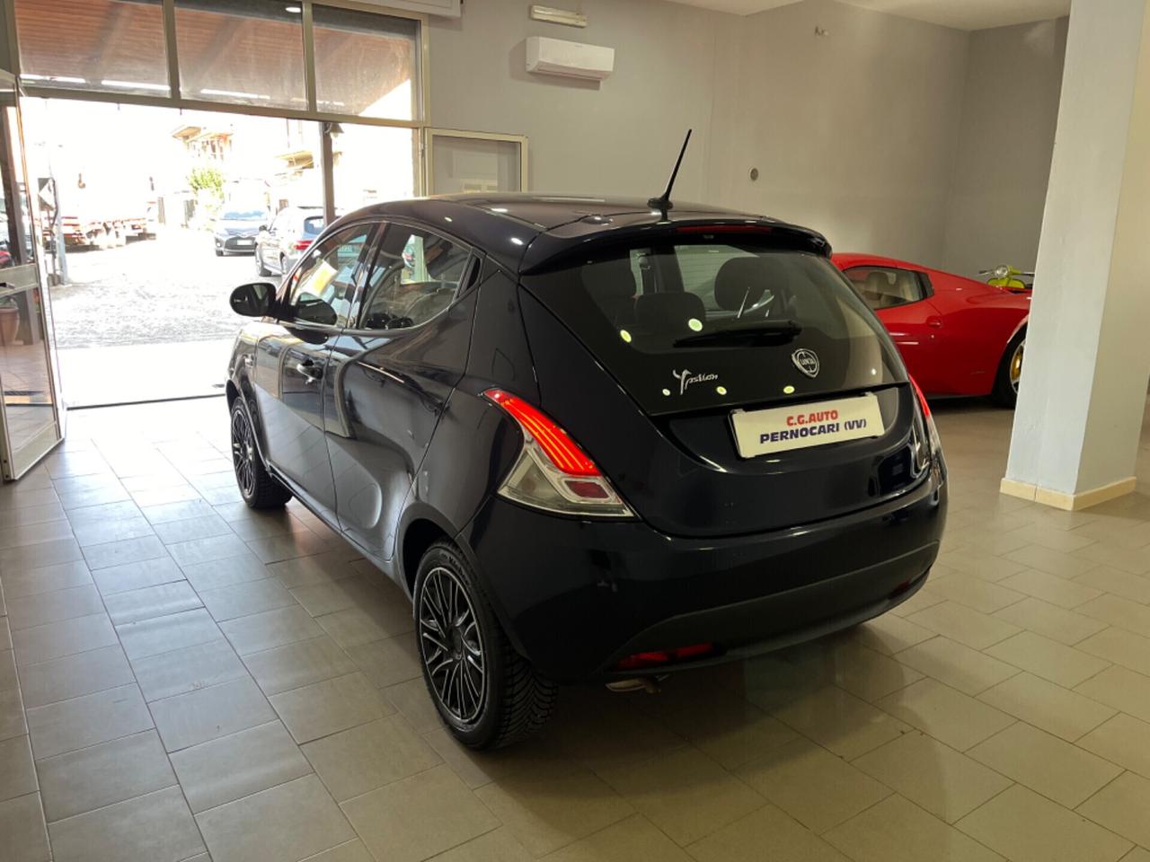 Lancia Ypsilon 1.2 69 CV 5 porte S&S Platinum