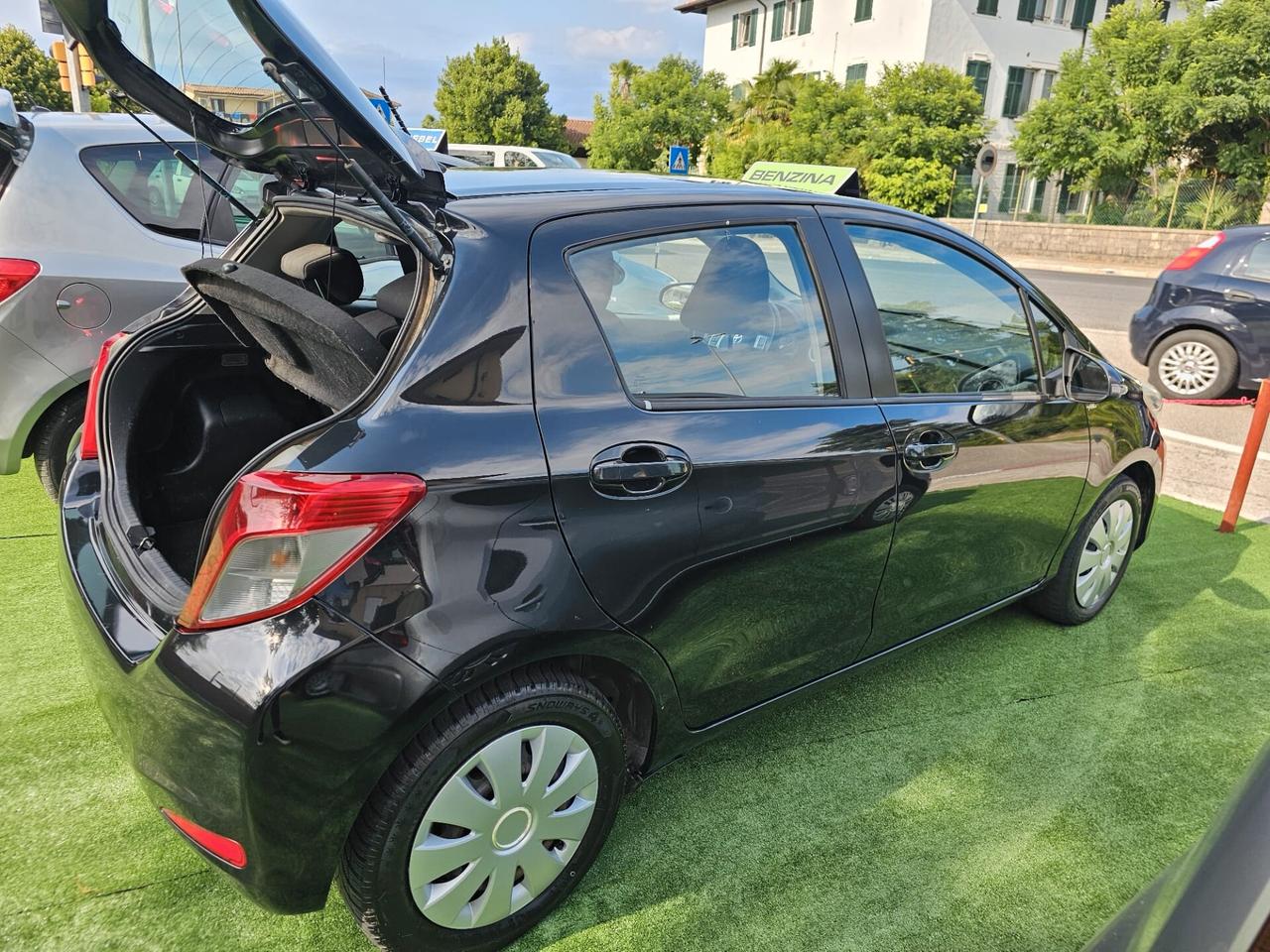 Toyota Yaris Lounge