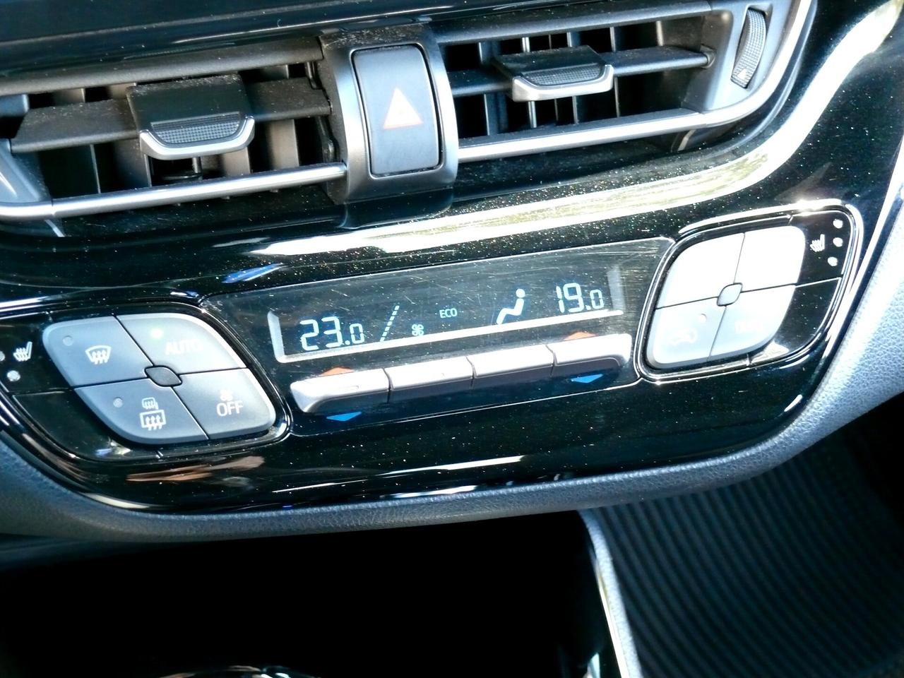 Toyota C-HR 1.8 Hybrid E-CVT Style (M1317)