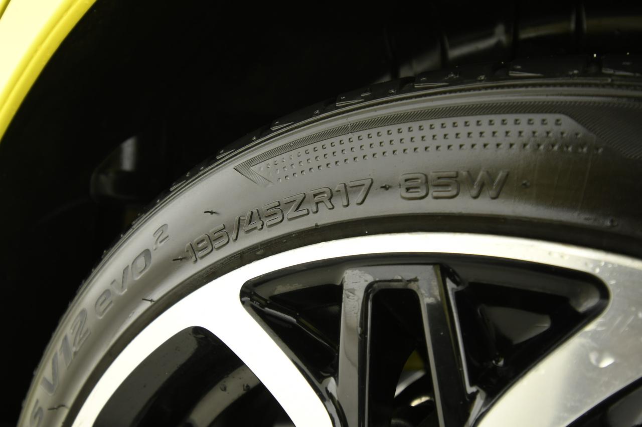 SUZUKI Swift 1.4h Sport 2wd ACC+CAMERA+C17"+NEOPATENTATI