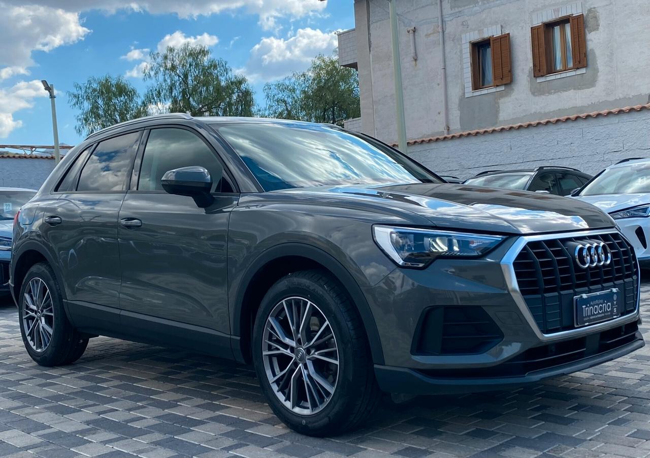 Audi Q3 Business 2.0 TDI 150CV s-tronic 35