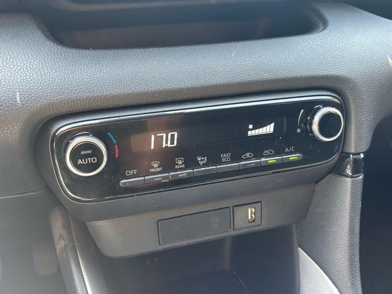Toyota Yaris Hybrid Trend MY22