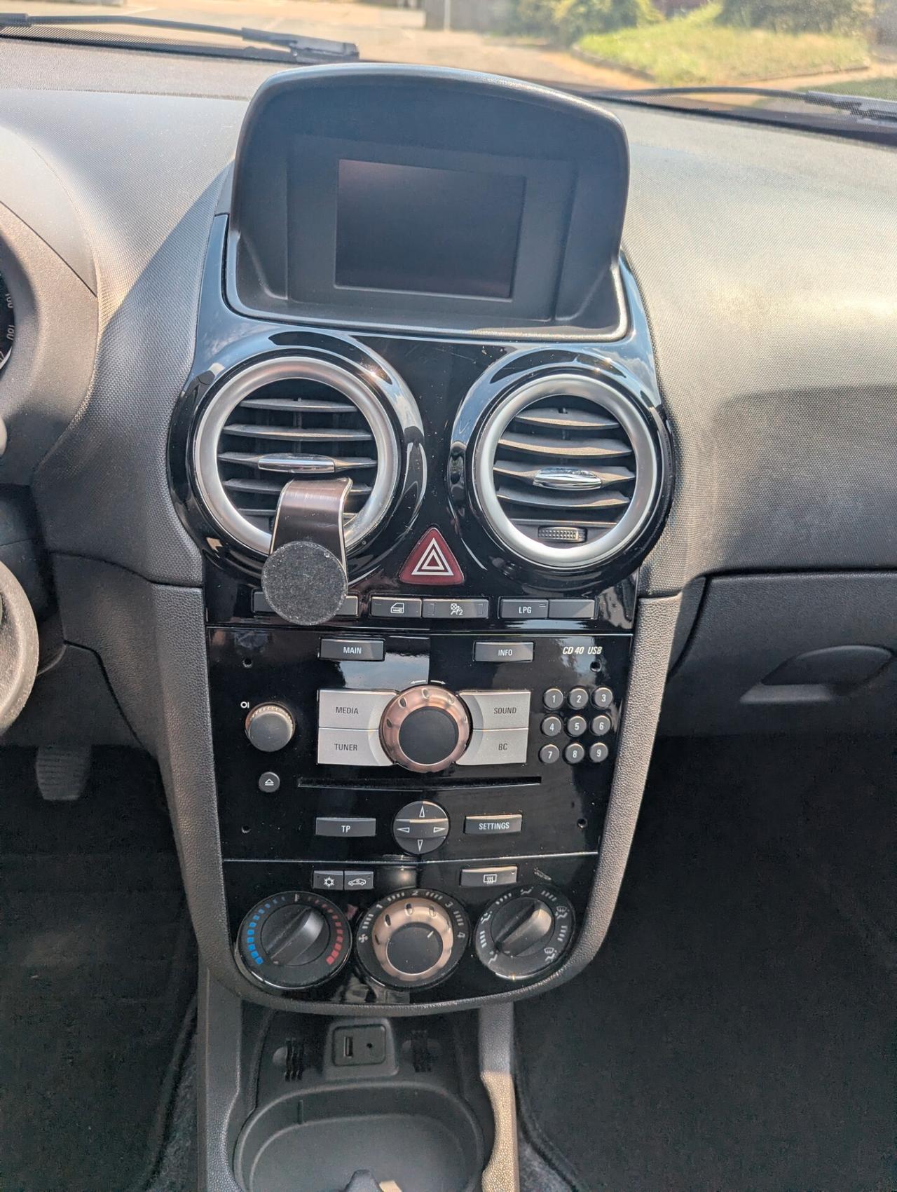 Opel Corsa 1.2 GPL/2035