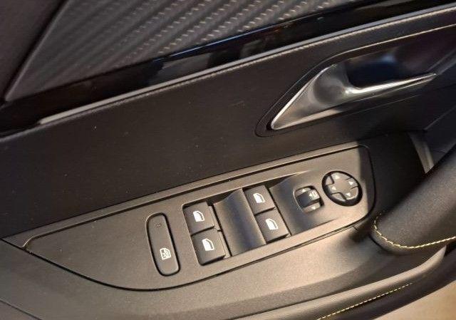 PEUGEOT 2008 1.5 HDI GTLINE 130CV