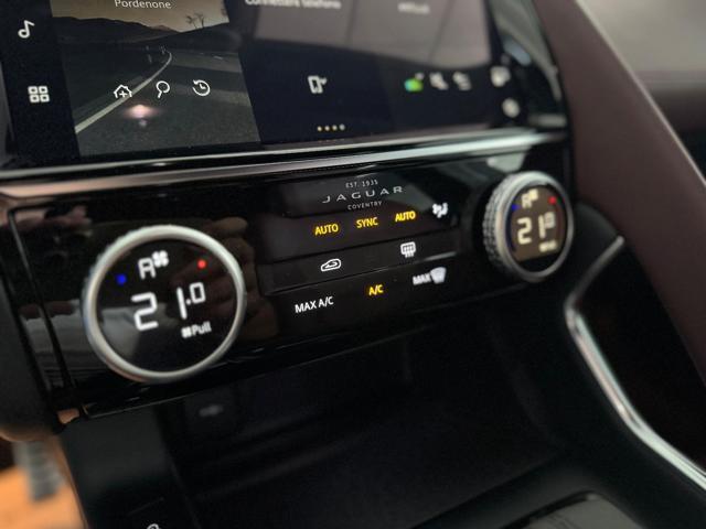 JAGUAR E-Pace 2.0D I4 163 CV AWD Auto R-DYNAMIC BLACK *UNIPROP*