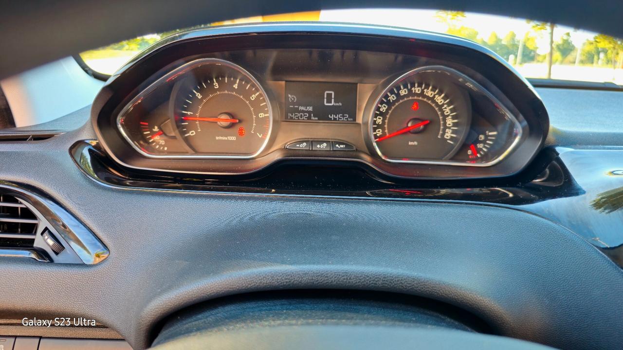 Peugeot 208 full optional Metano garantita 12 mesi