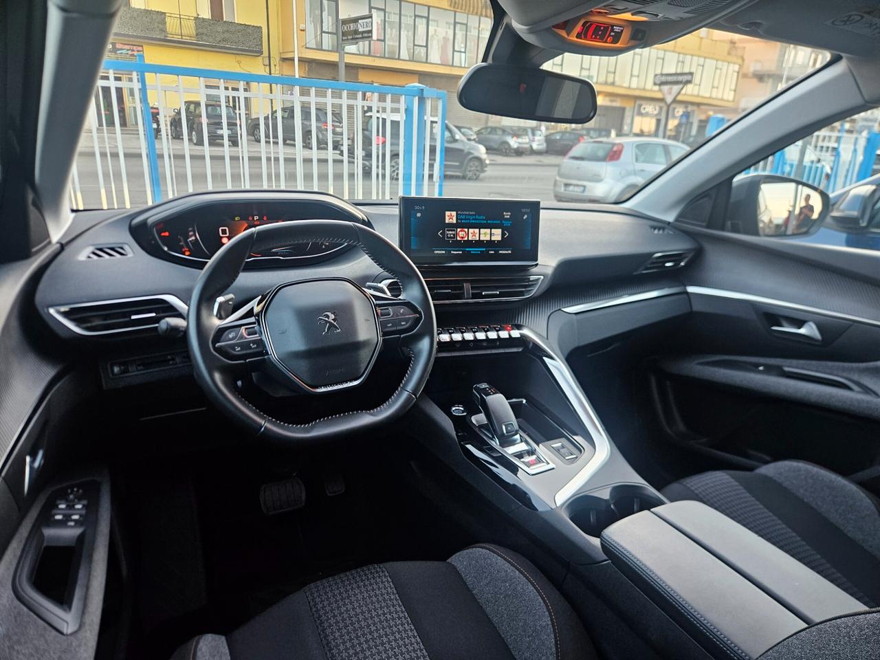 Peugeot 3008 BlueHDi 130 S&S EAT8 Business Edition