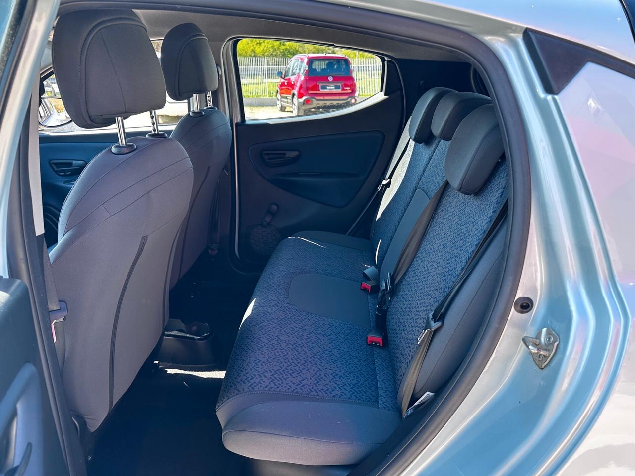 Lancia Ypsilon 1.0 FireFly 5 porte S&S Hybrid Oro