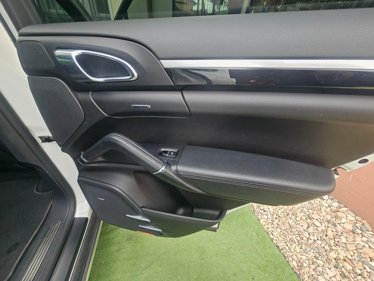 Porsche Cayenne 3.0 Diesel Platinum Edition