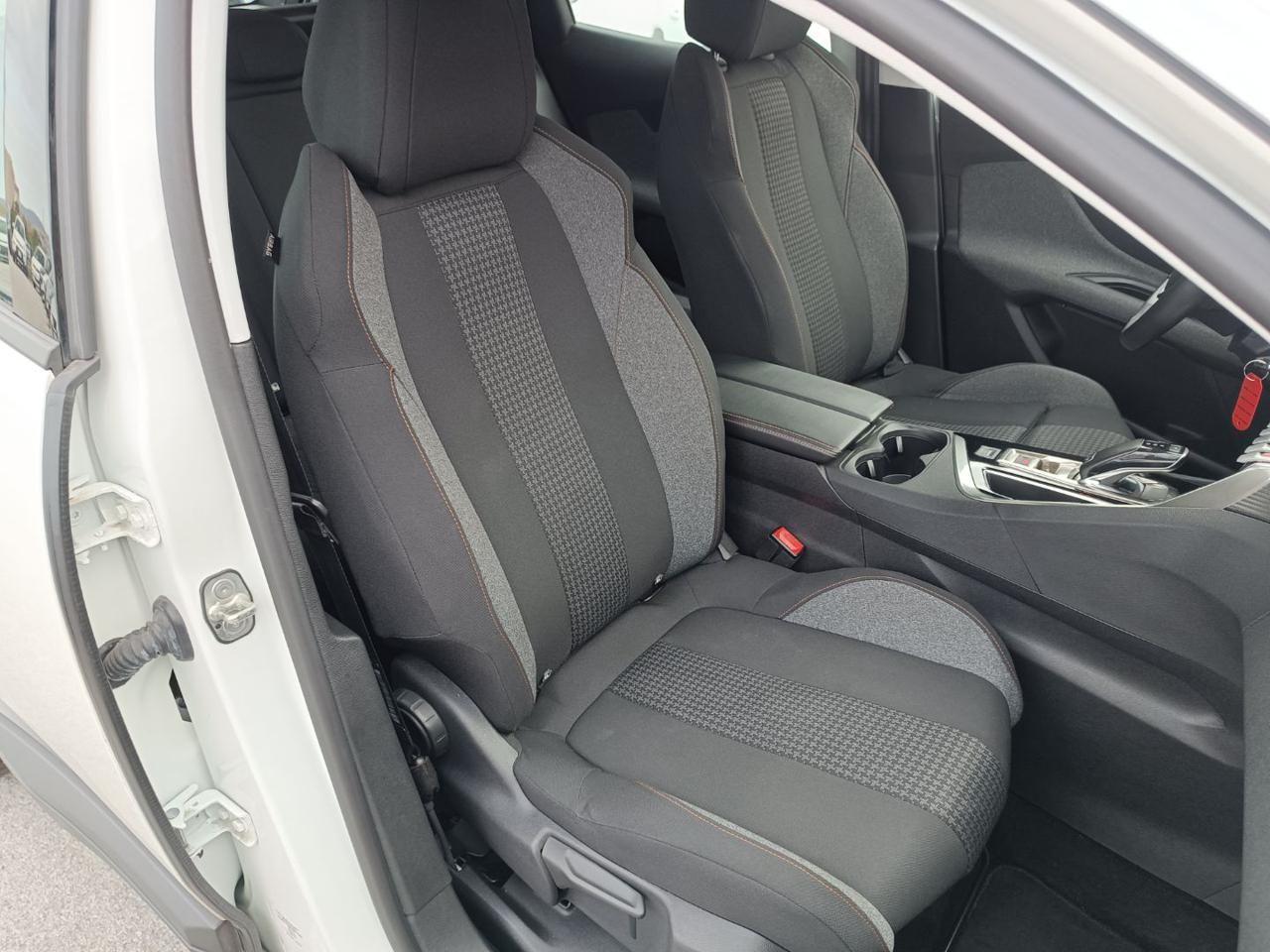 PEUGEOT 3008 BlueHDi 130 S&S EAT8 Allure