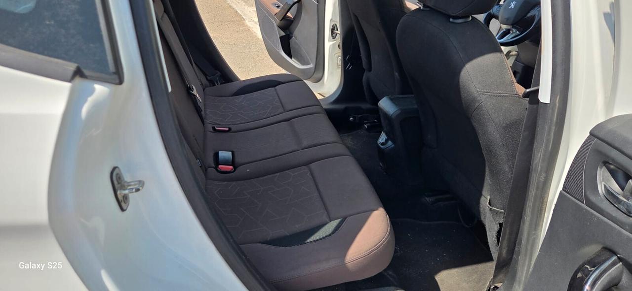 Peugeot 2008 Puretech 1.2 Active 82 Cv