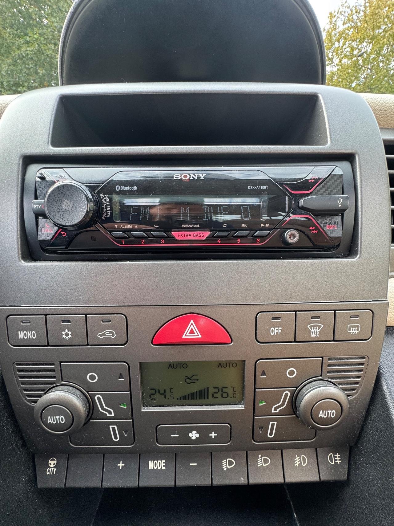 Lancia Ypsilon 1.4 16V Platino