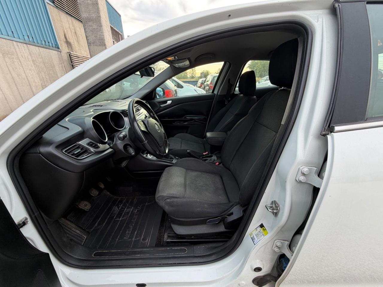 Alfa Romeo Giulietta 1.6 JTDm-2 105 CV Distinctive