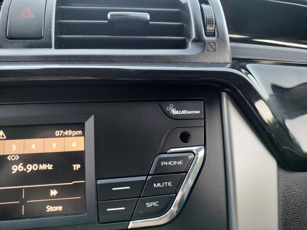 Mahindra KUV100 1.2 VVT M-Bifuel(GPL) K8