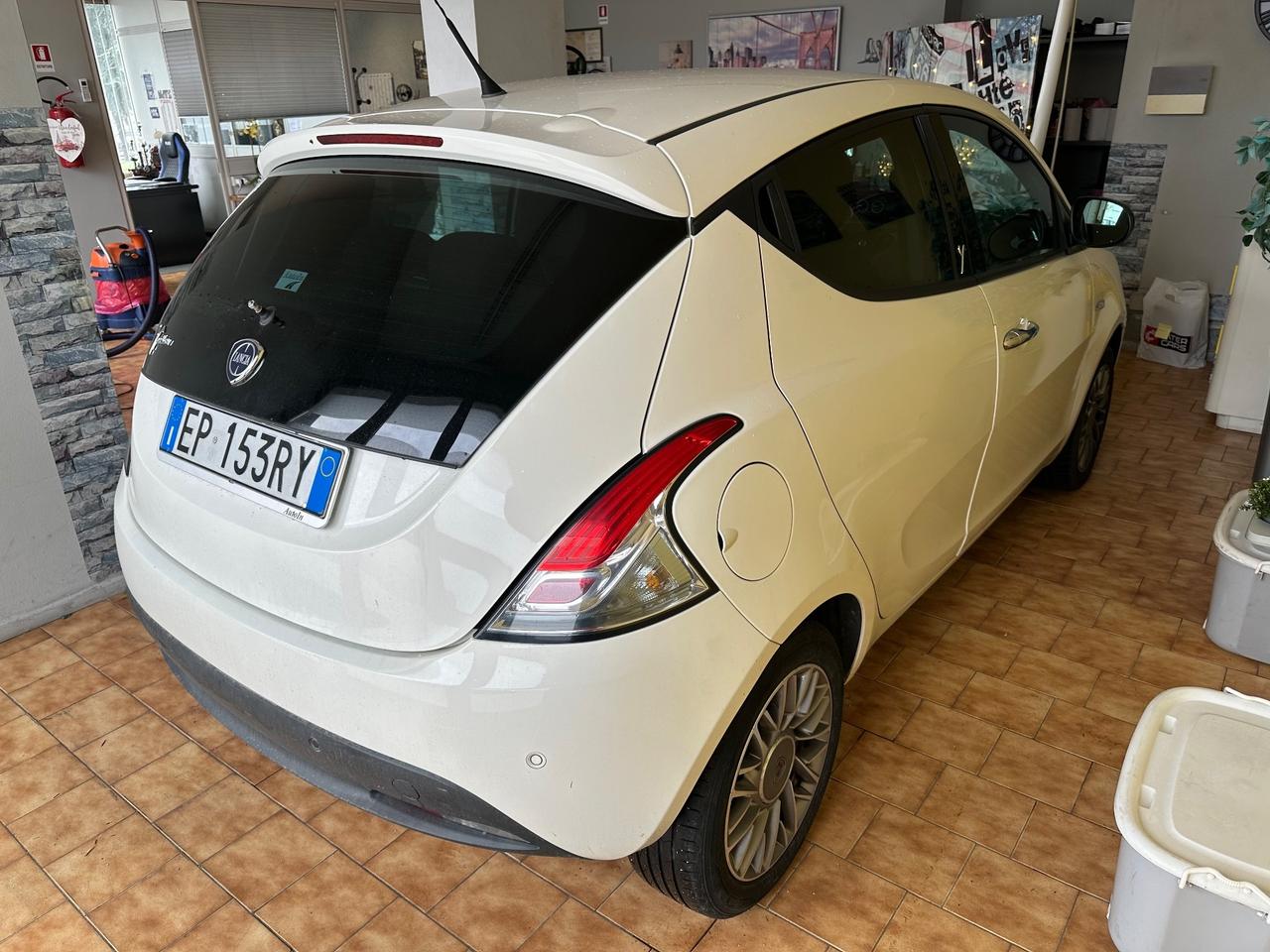 Lancia Ypsilon 0.9benz. Cambio automatico Gold
