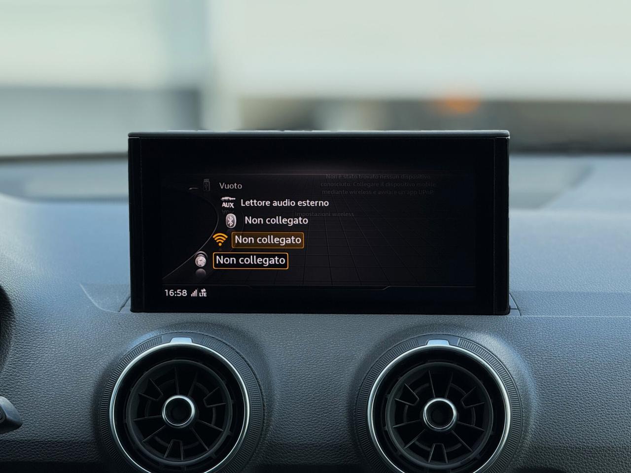 Audi Q2 30 TDI Identity Black S-tronic S line 116CV