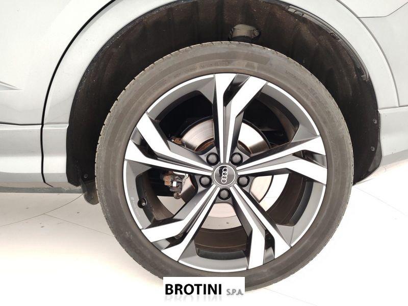 Audi Q3 Sportback 45 TFSI e S tronic Identity Black
