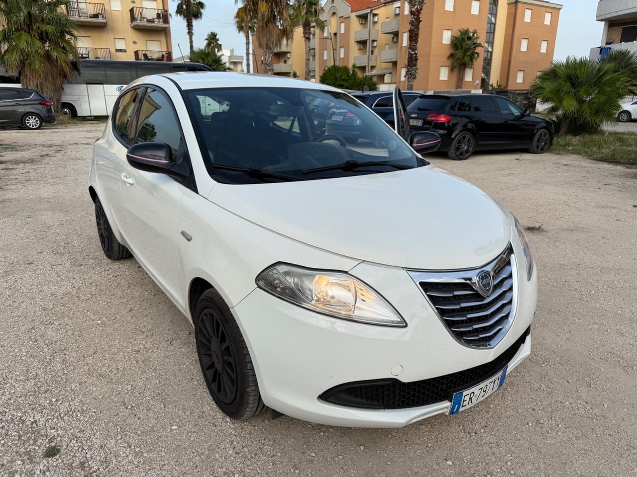Lancia Ypsilon 1.2 69 CV 5 porte PERMUTE