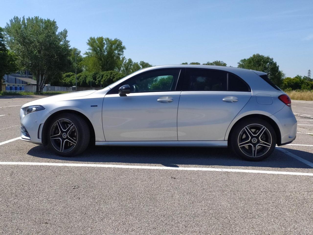 Mercedes-Benz EQA Premium A 250 E PHEV