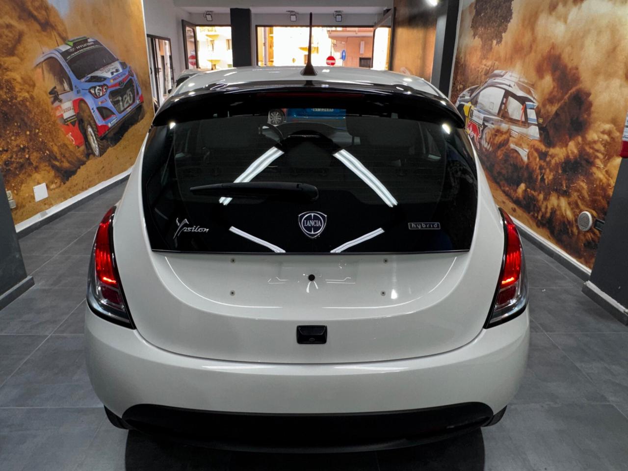 Lancia Ypsilon 1.0 FireFly 5 porte S&S Hybrid Gold