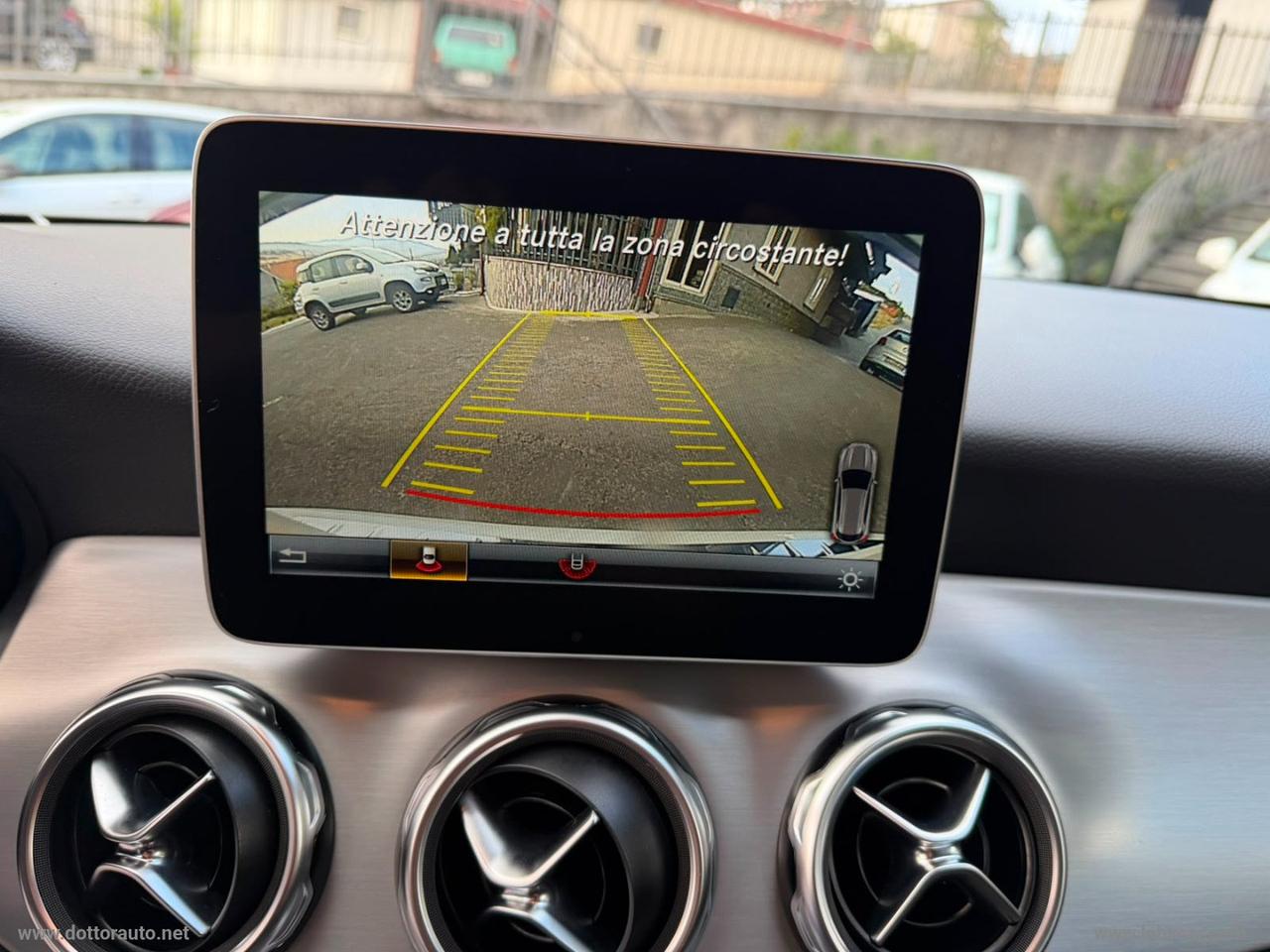 MERCEDES-BENZ GLA 200 d Automatic 4Matic Premium