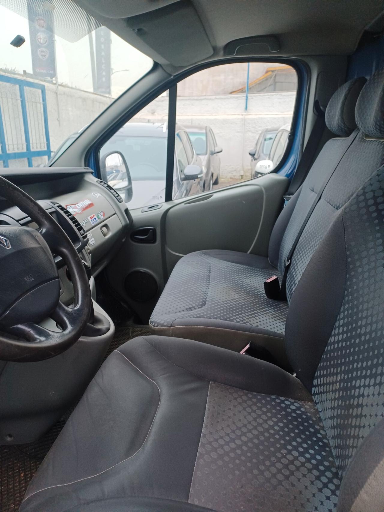RENAULT TRAFIC 1.9 DCI 3 POSTI ANTERIORI