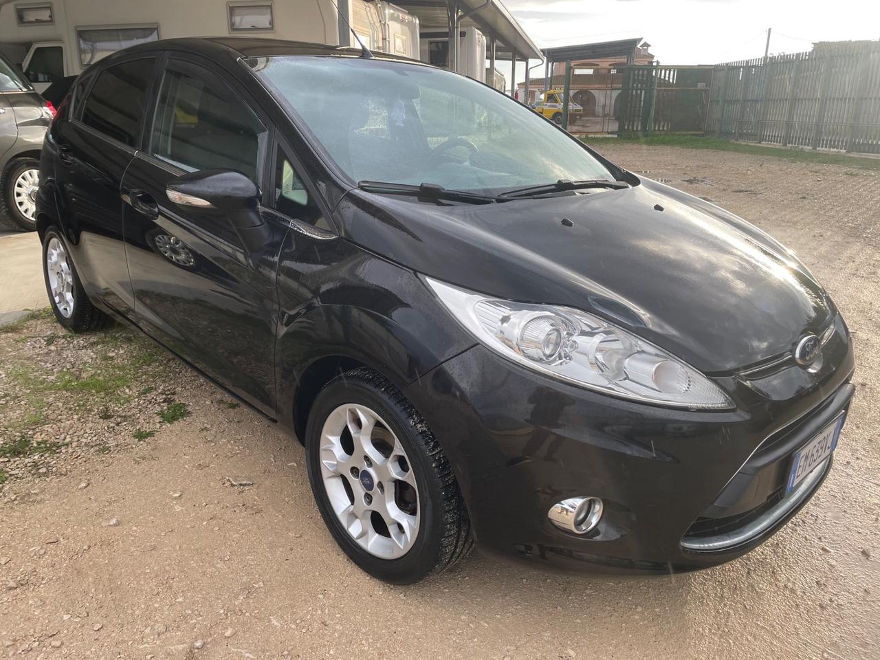 Ford Fiesta 1.4 TDCi 70CV 5 porte Titanium