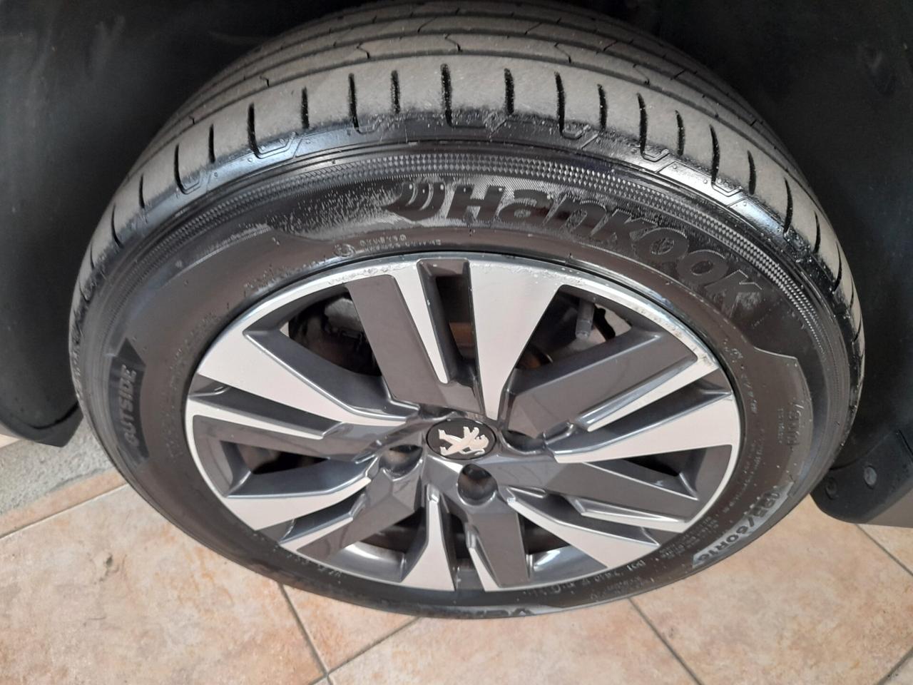 Peugeot 2008 PureTech Turbo 110 EAT6 S&S Allure