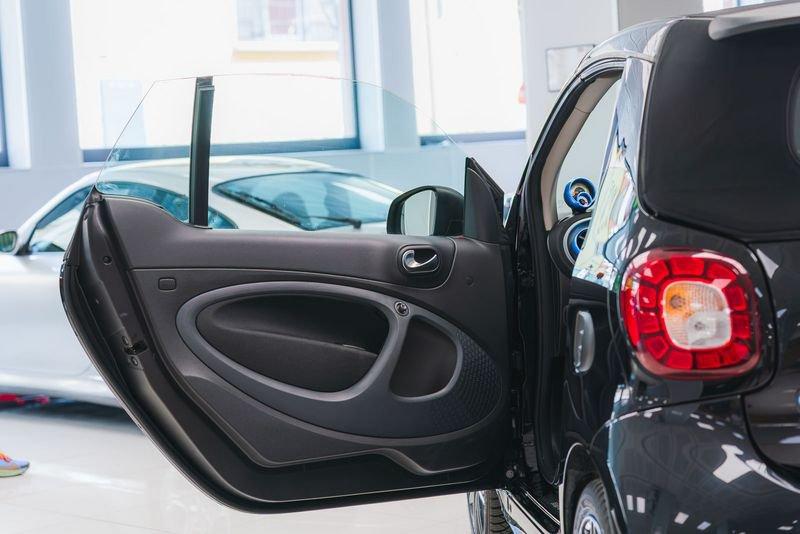 smart fortwo EQ FORTWO CABRIO BRABUS